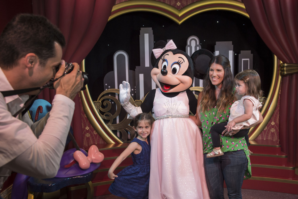 Minnie Mouse greeting guests at Disney's Hollywood Studios 2016